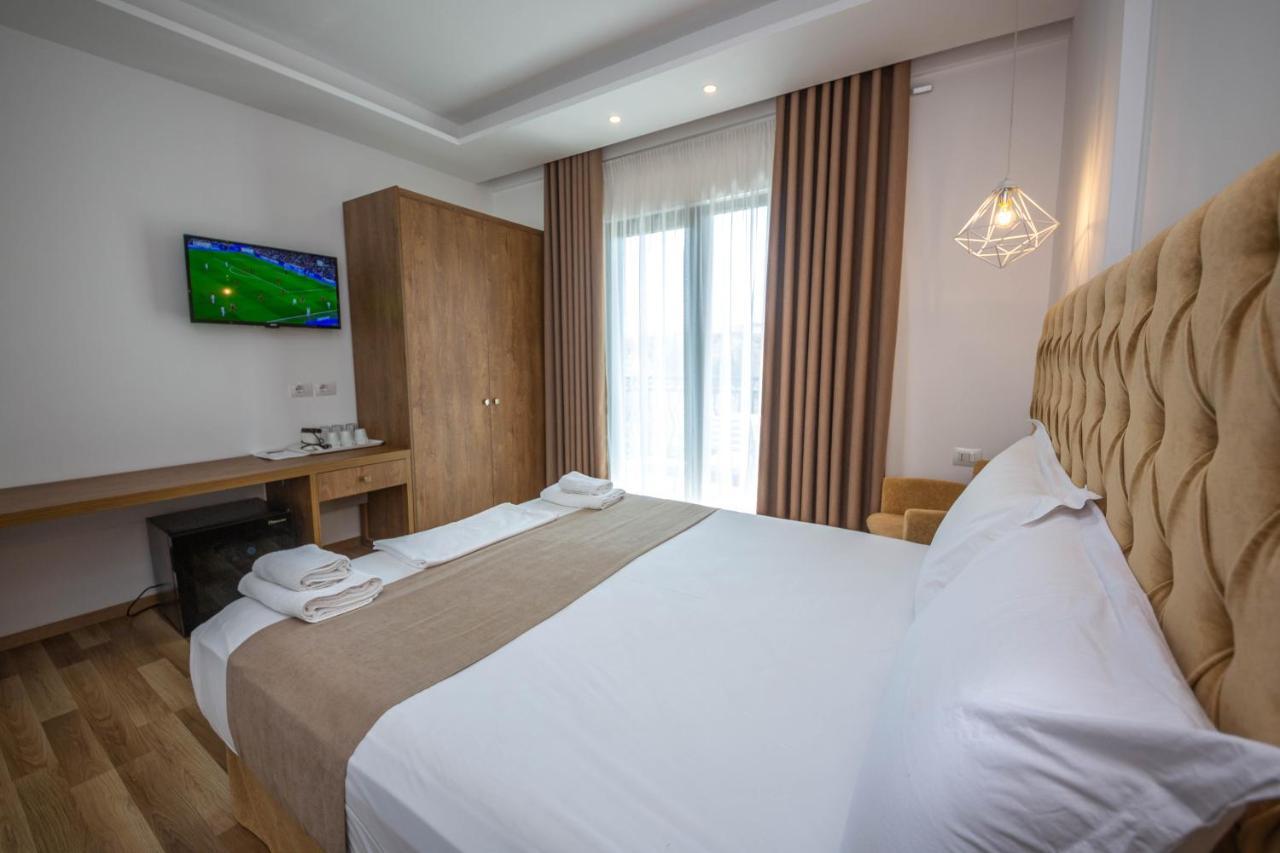 Bianco Hotel Εξαμίλιο Εξωτερικό φωτογραφία