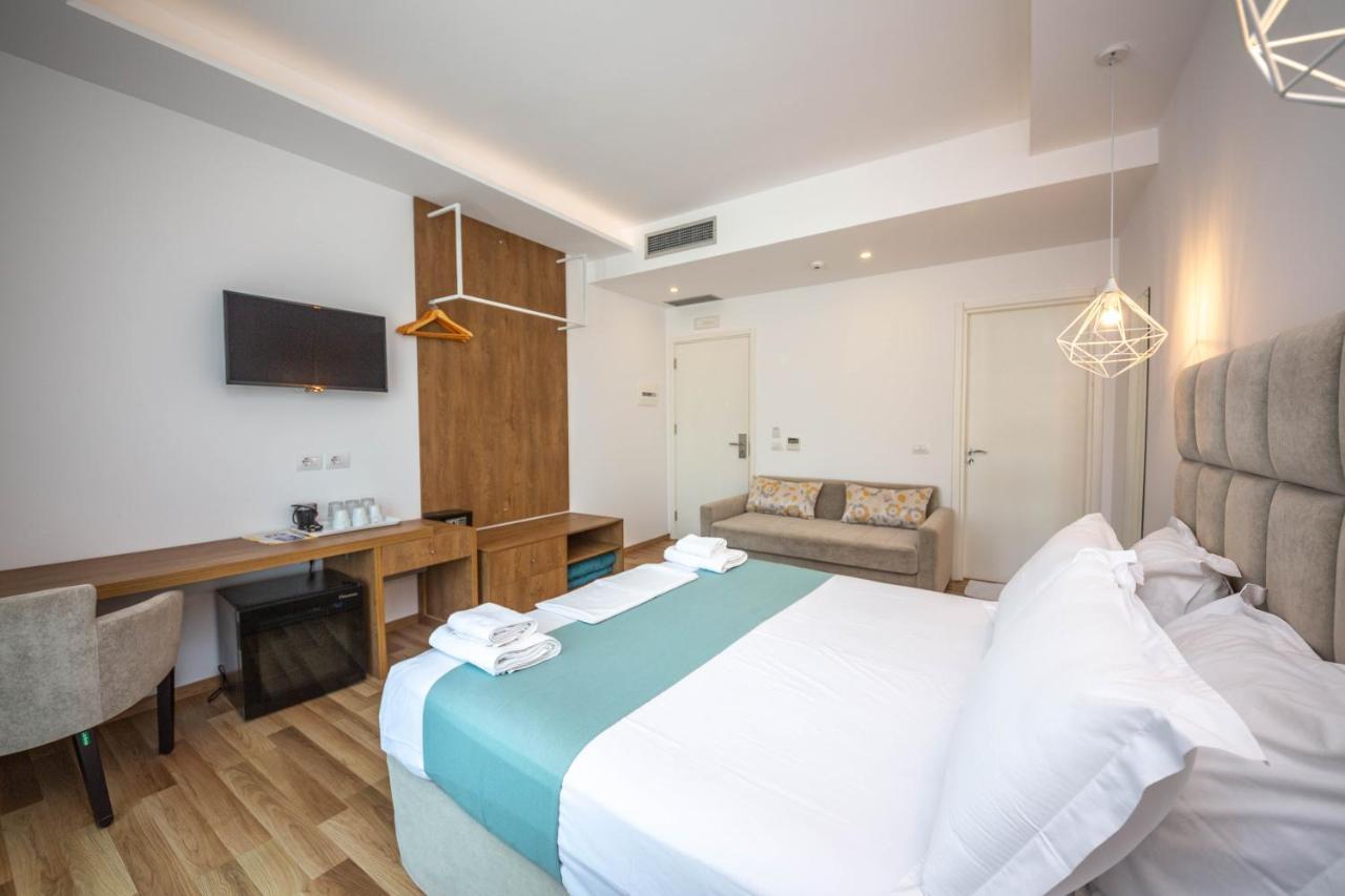 Bianco Hotel Εξαμίλιο Εξωτερικό φωτογραφία