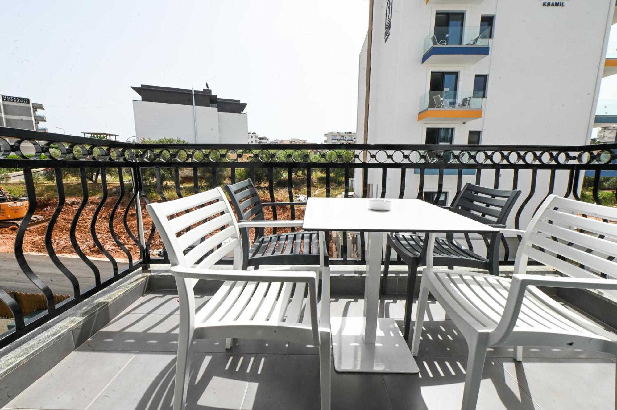 Bianco Hotel Εξαμίλιο Εξωτερικό φωτογραφία