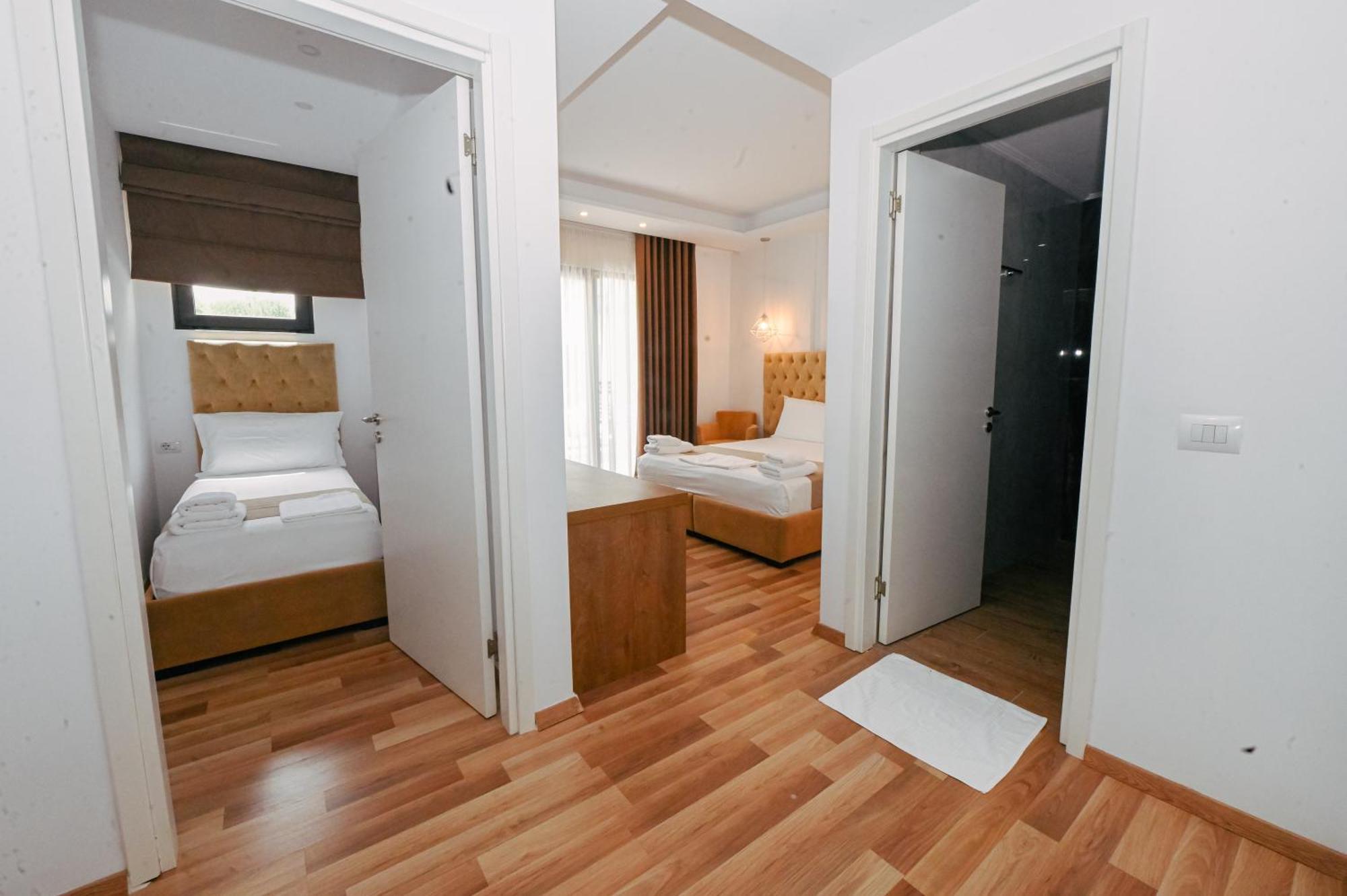 Bianco Hotel Εξαμίλιο Εξωτερικό φωτογραφία