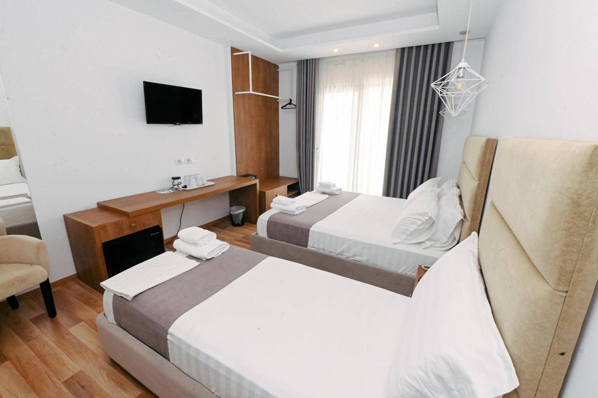 Bianco Hotel Εξαμίλιο Εξωτερικό φωτογραφία