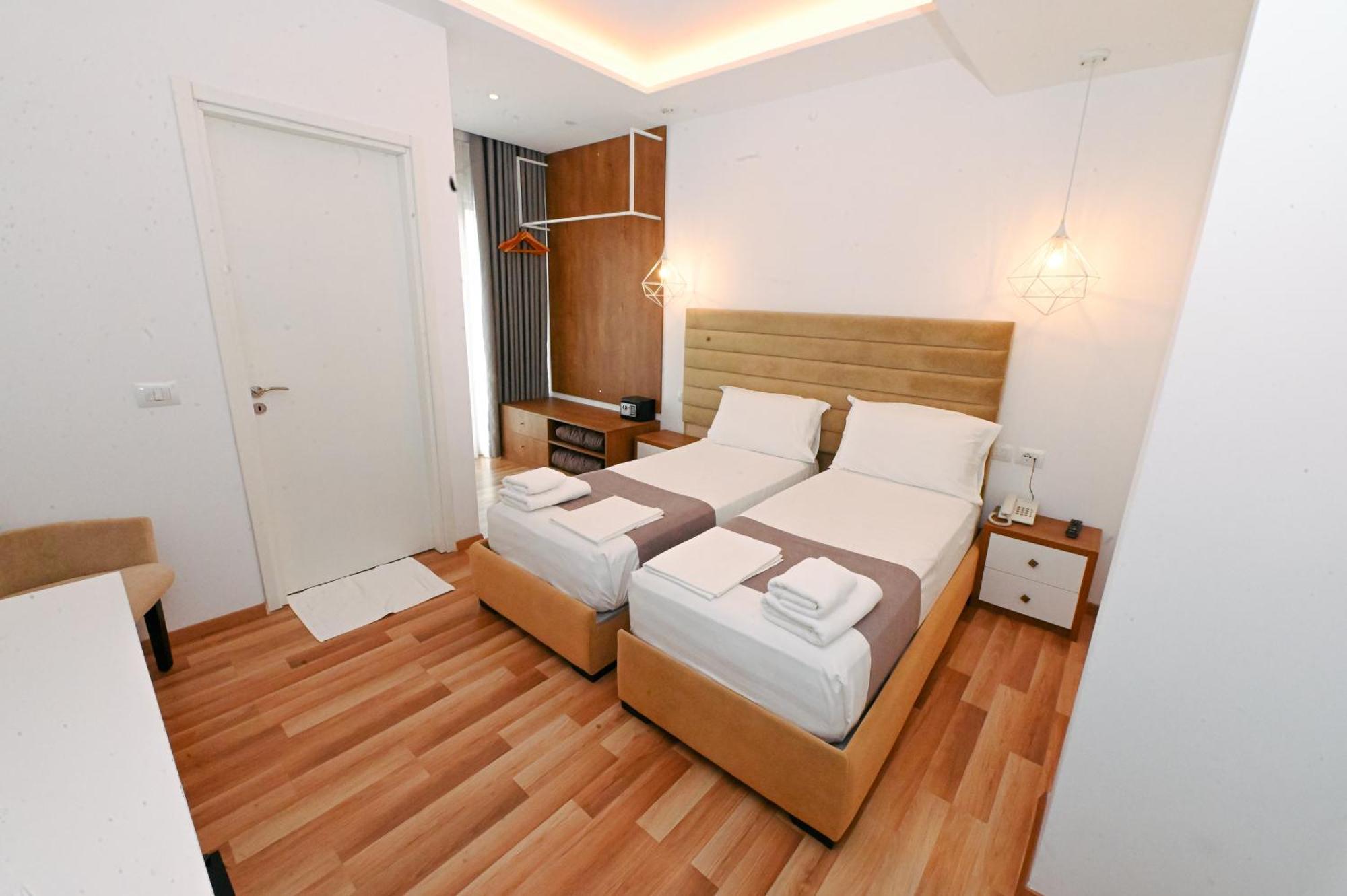 Bianco Hotel Εξαμίλιο Εξωτερικό φωτογραφία