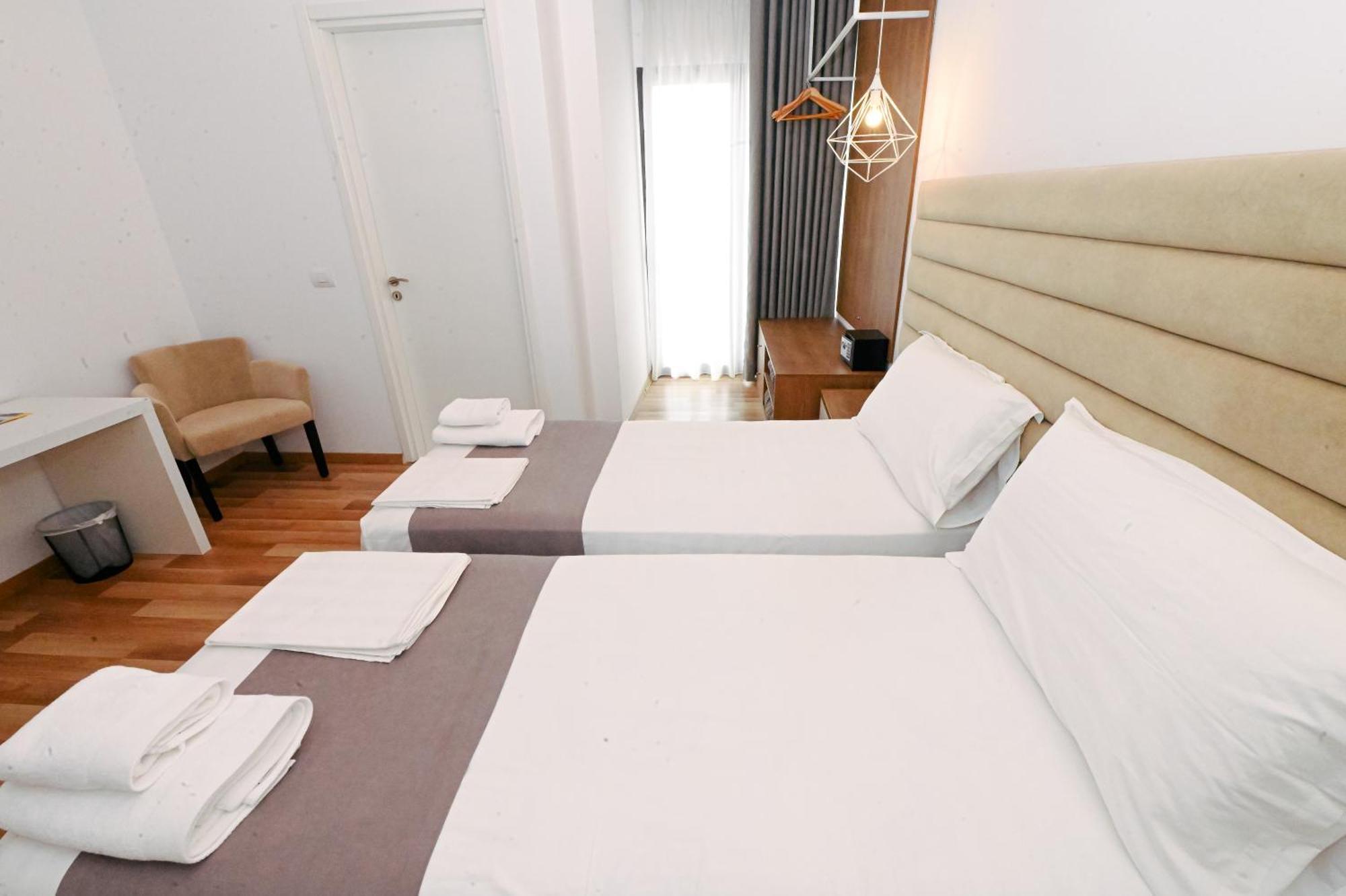 Bianco Hotel Εξαμίλιο Εξωτερικό φωτογραφία