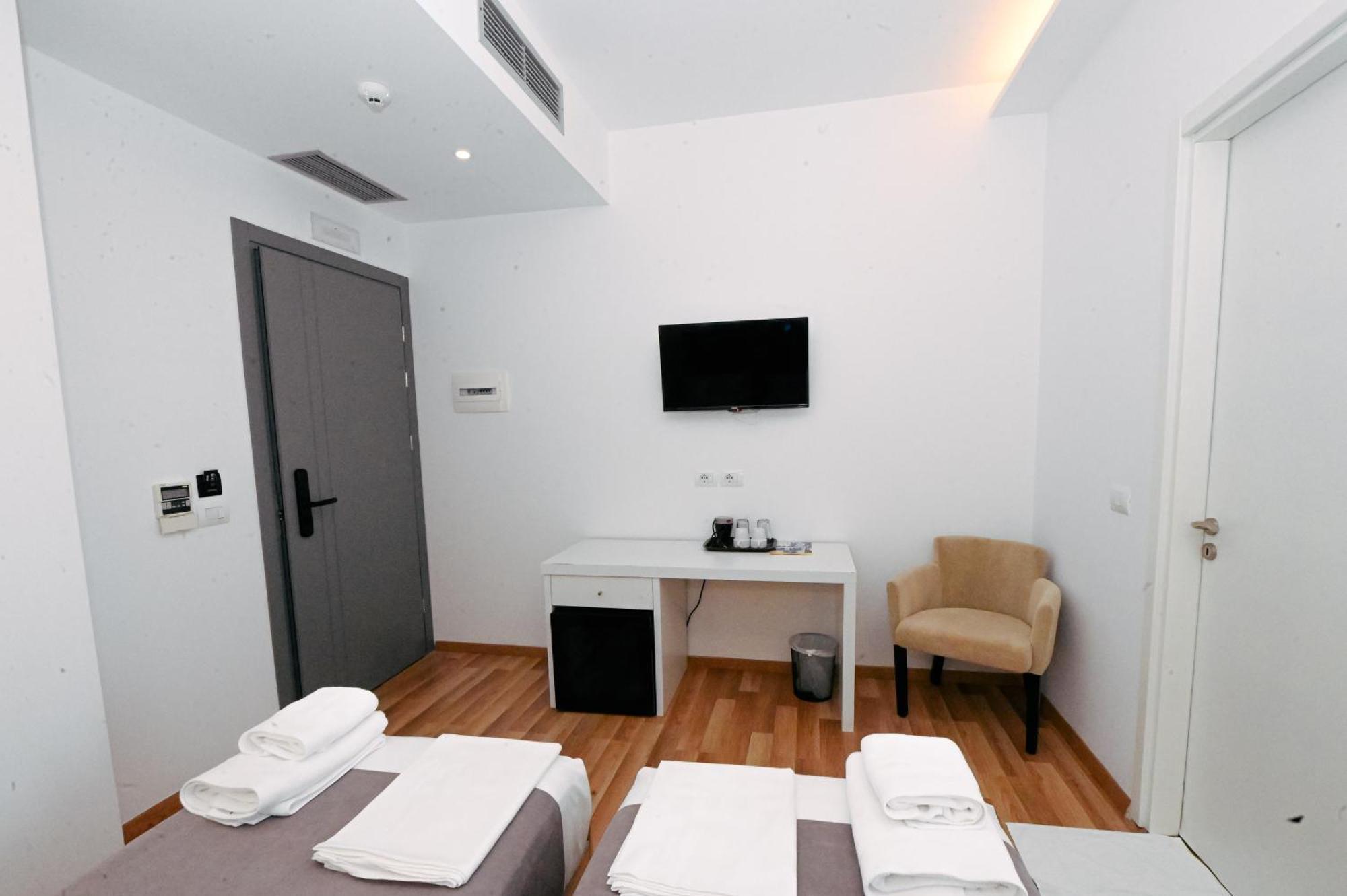 Bianco Hotel Εξαμίλιο Εξωτερικό φωτογραφία