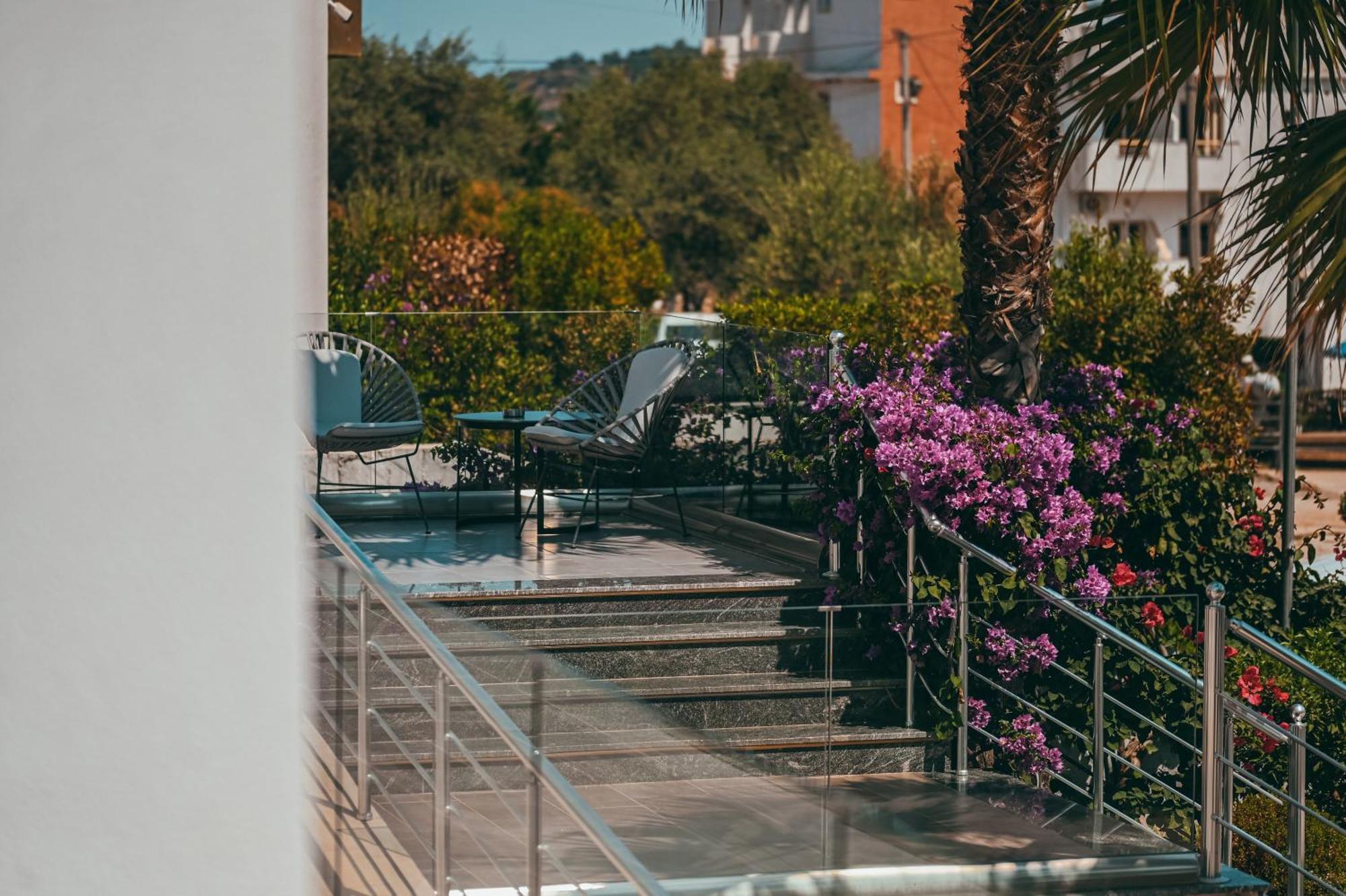 Bianco Hotel Εξαμίλιο Εξωτερικό φωτογραφία