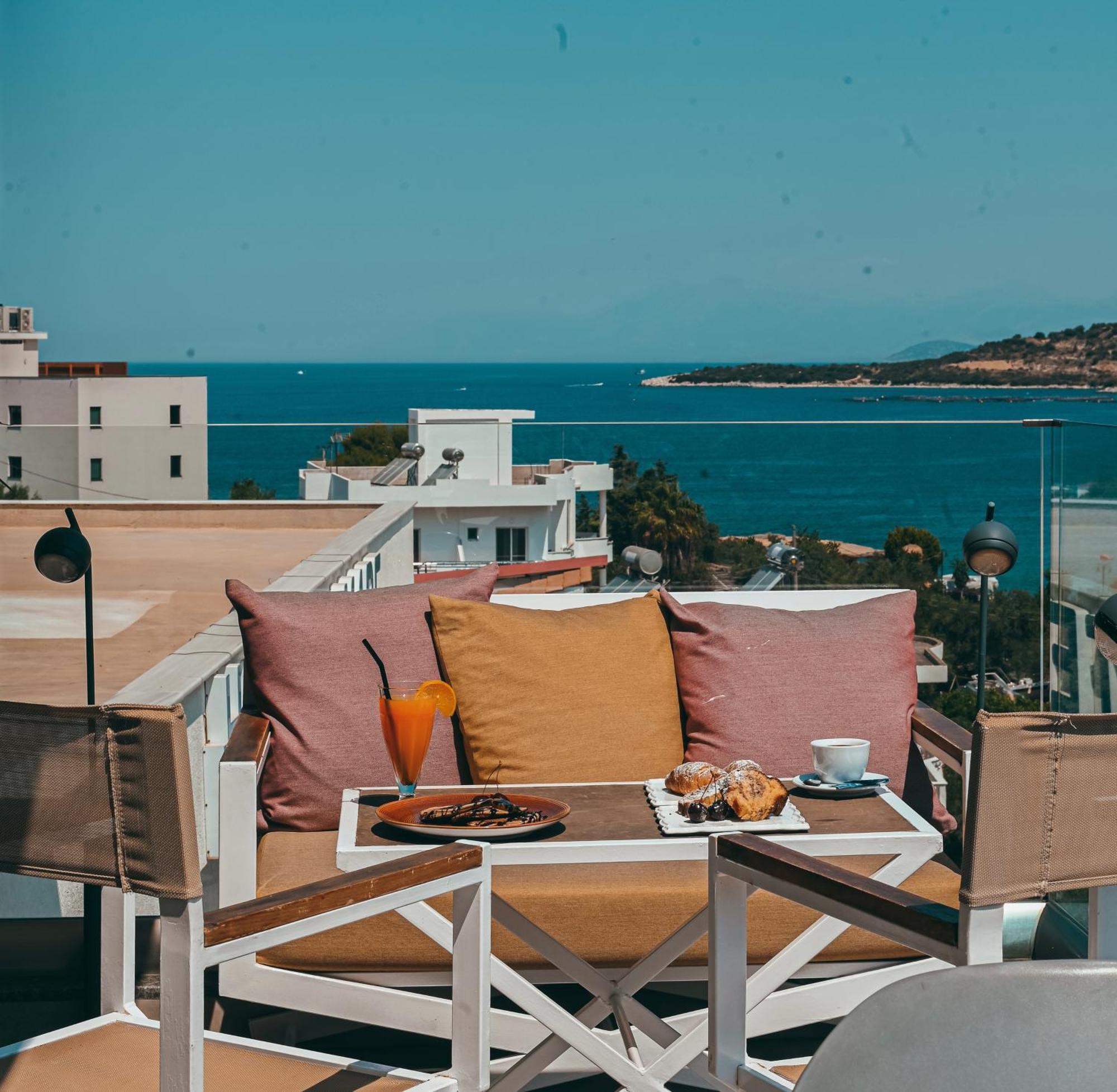 Bianco Hotel Εξαμίλιο Εξωτερικό φωτογραφία