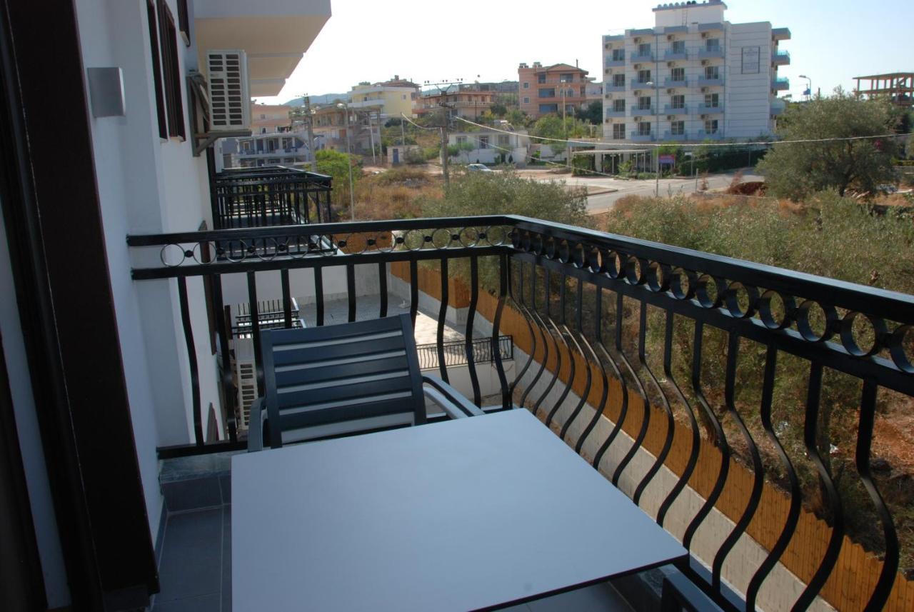 Bianco Hotel Εξαμίλιο Εξωτερικό φωτογραφία