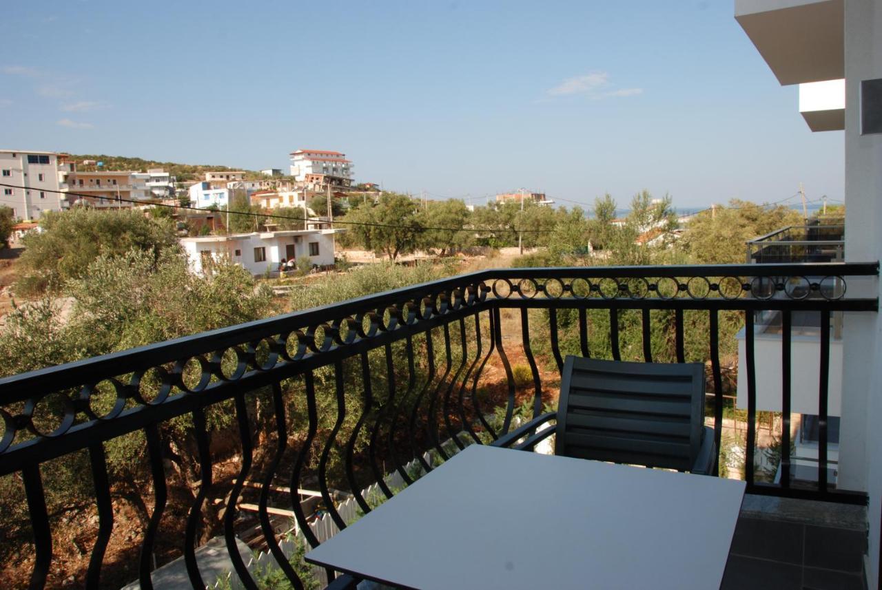 Bianco Hotel Εξαμίλιο Εξωτερικό φωτογραφία